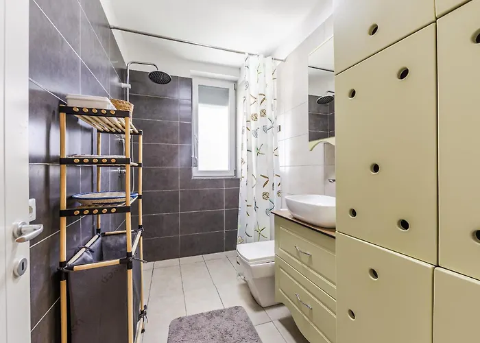 Talea Joyful By Pikhost * Lezhë